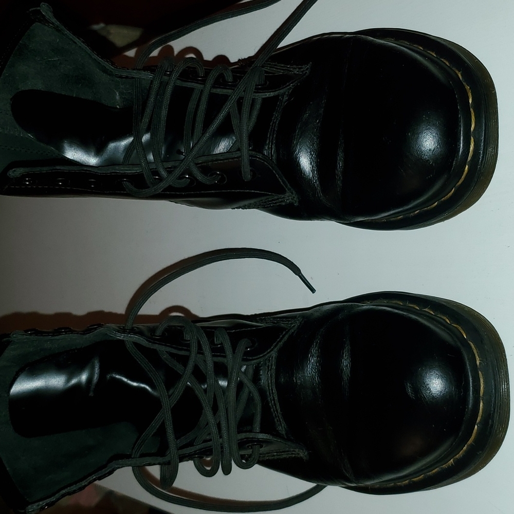De. Martens Boots